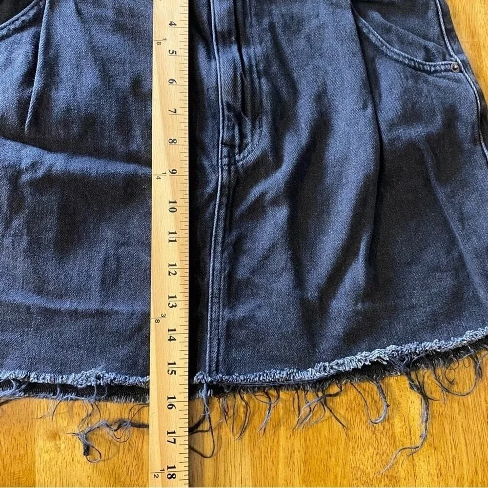 We The Free Cosmico Flirt Jean Mini Skirt Womens Size 30 Pleated‎ Denim Raw Hem